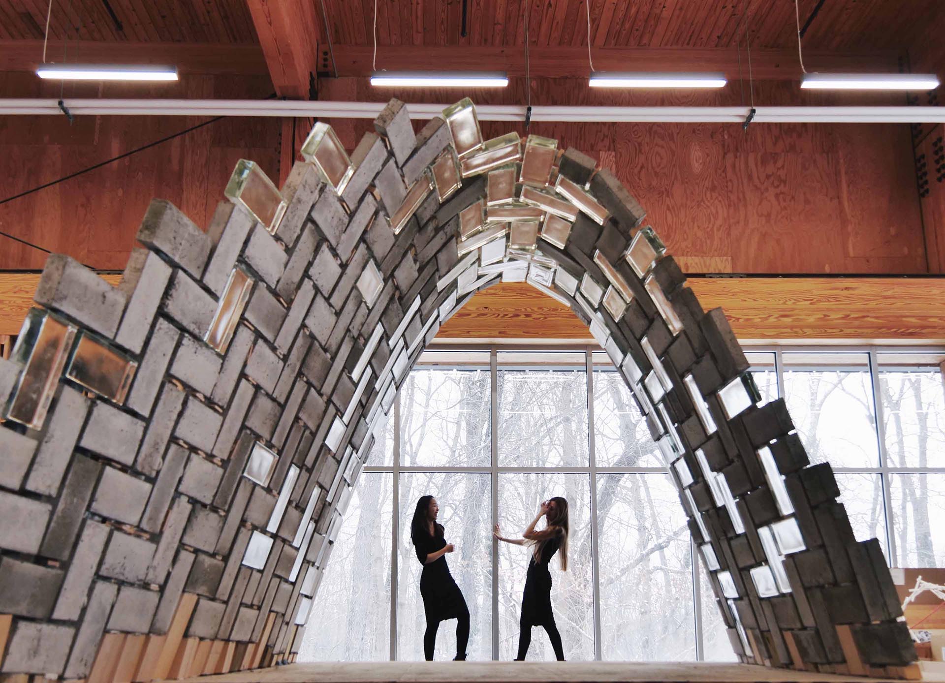 project in collaboration with Skidmore Owings & Merrill and Form Finding Lab Princeton, (with support of Glass and Transparency Research Group at TU Delft, Universidad de Alcalá, the Timbrel Vault Workshop, Global Robots, and Poesia Glass). Image credit: Shenhan Zhu